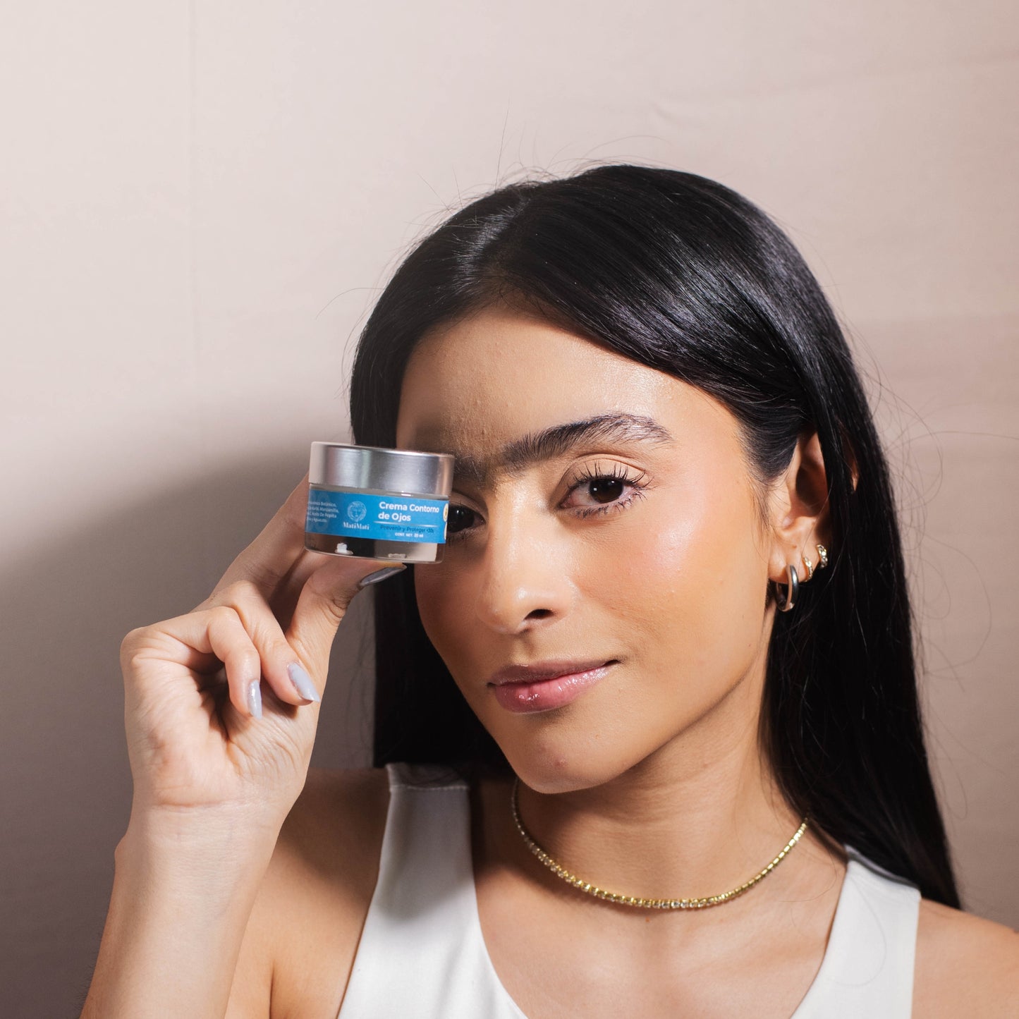 Contorno de Ojos con Ácido Hialurónico